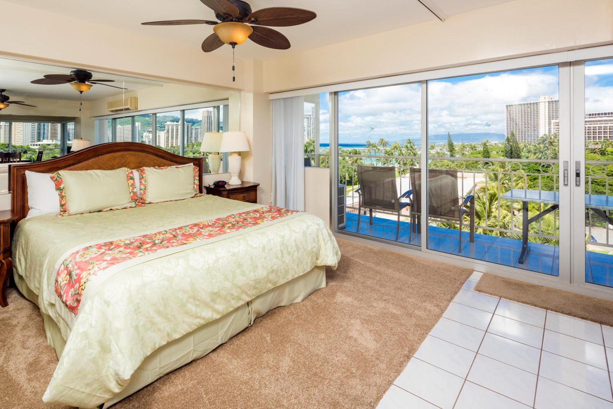 Castle Waikiki Shore
