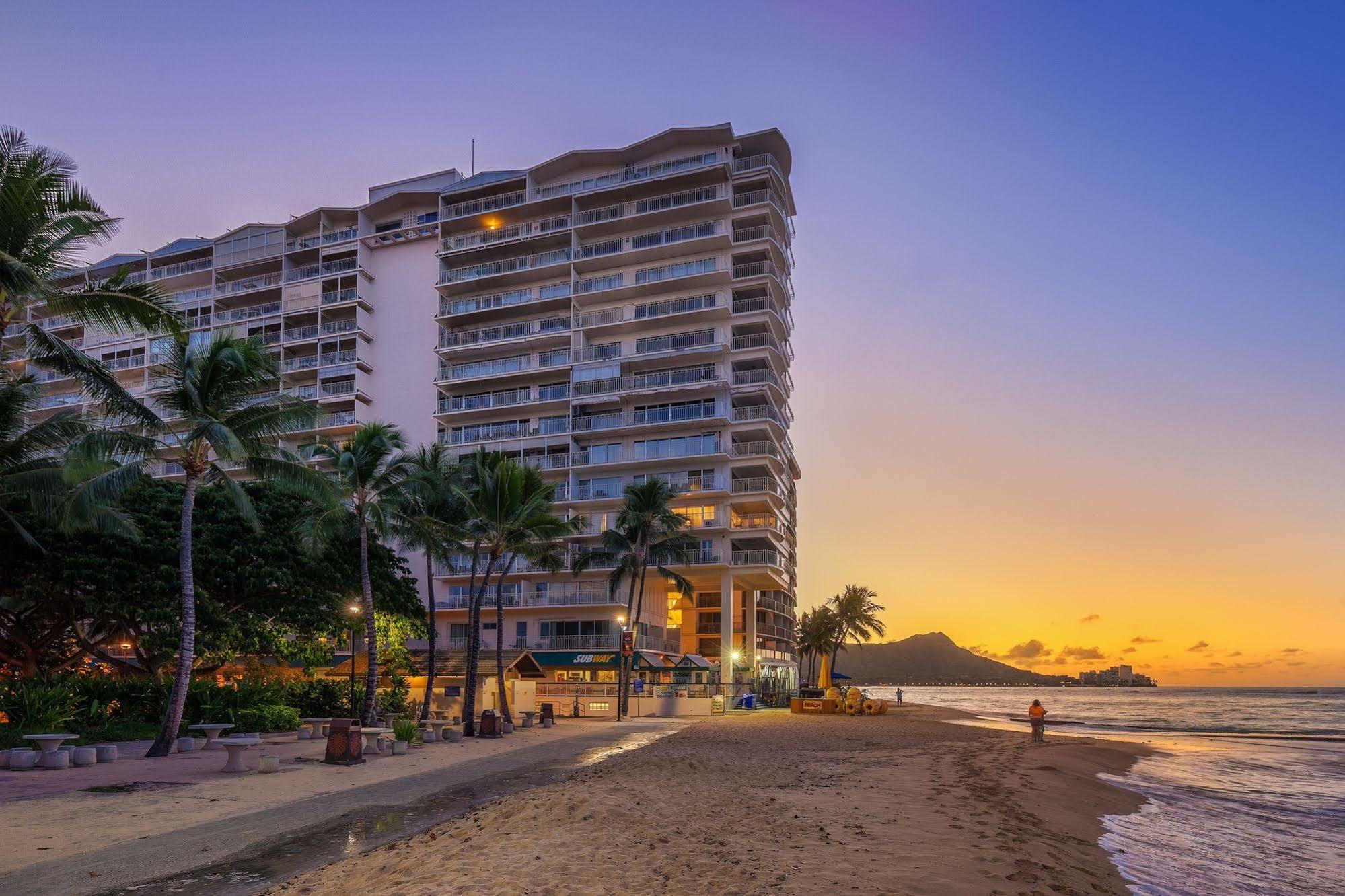 Castle Waikiki Shore Aparthotel Honolulu