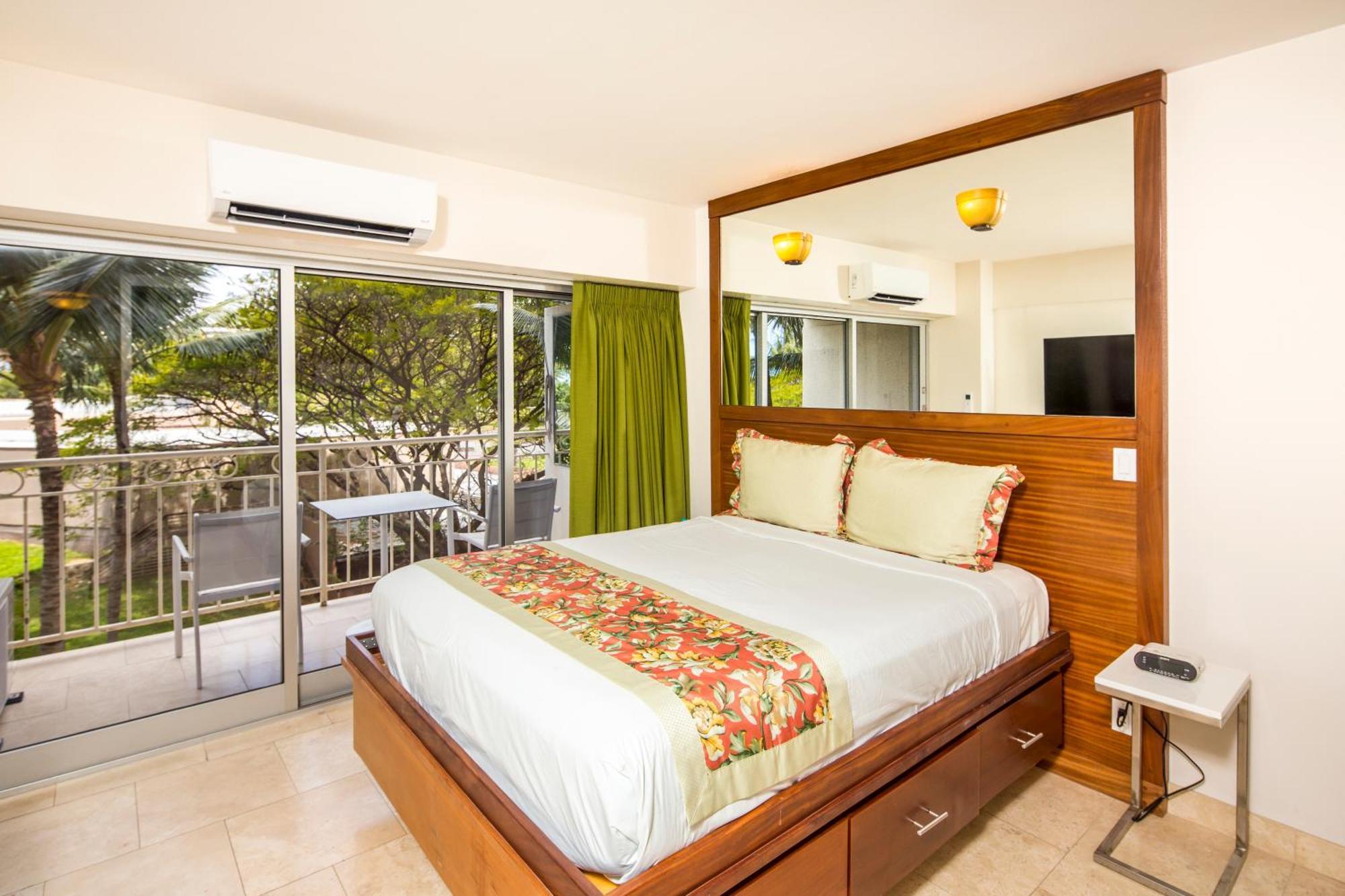 Castle Waikiki Shore Appart hôtel
