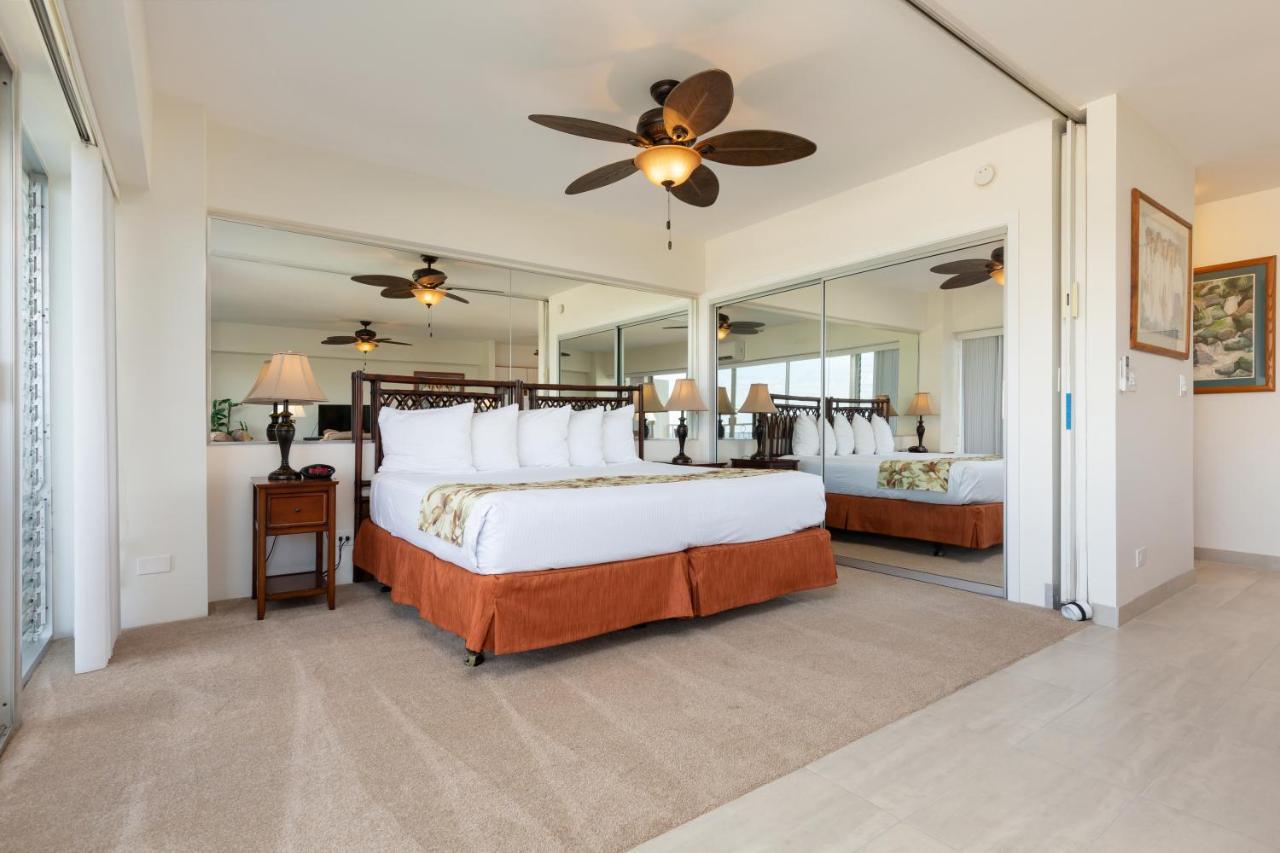 Castle Waikiki Shore Appart hôtel